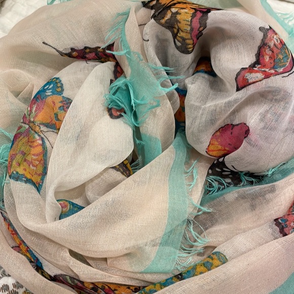 SPUN SCARVES by Subtoe Luxury Butterfly Flight Scarf - Picture 8 of 9